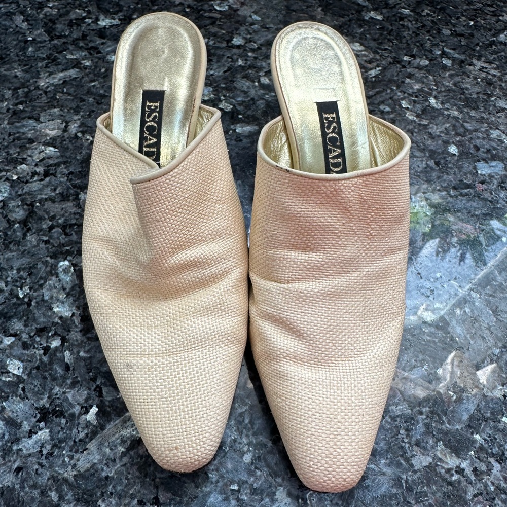 Escada Golden Tan Cloth Textured Mules Slip Ons Women’s Size 6.5 Made in Italy